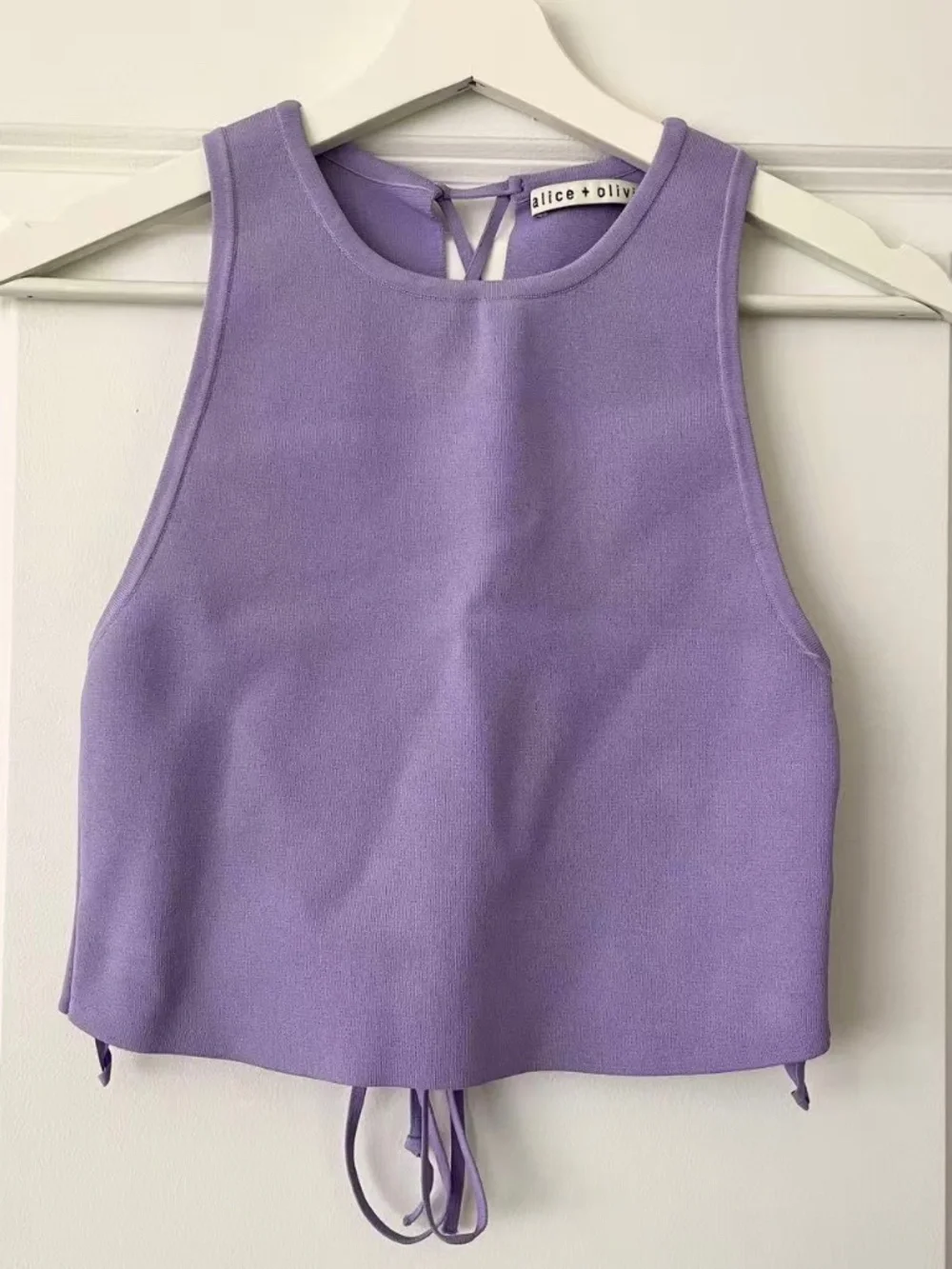 Alice + Olivia XS/0-2 Top purple lilac sleeveless lace-up crew neck